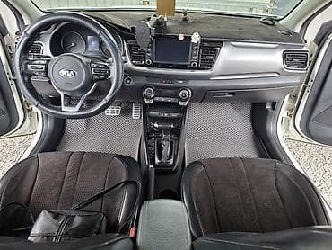 купить kia stonic: Kia Stonic: 2018 г., 1.4 л, Автомат, Бензин, Кроссовер — 5