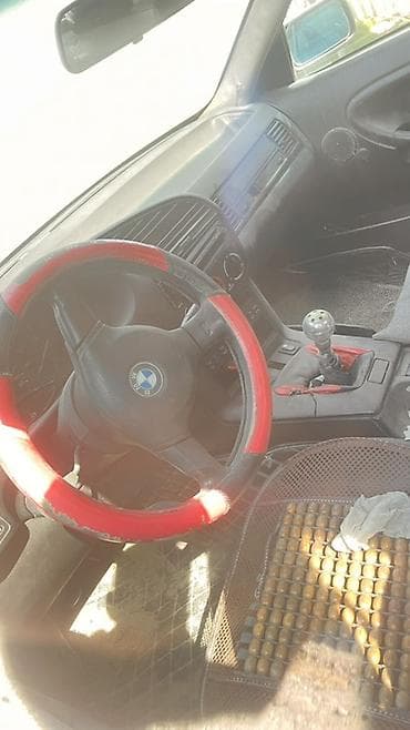 mini jack: BMW 3 series: 1993 г., Ручные, Бензин, Седан — 4