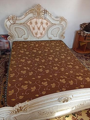 сотовый поликарбонат бишкек: Кровать двуспальная с декоративным изголовьем в классическом стиле. - — 3
