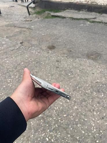 a 10: Samsung Galaxy S22 Ultra, цвет - Белый — 2