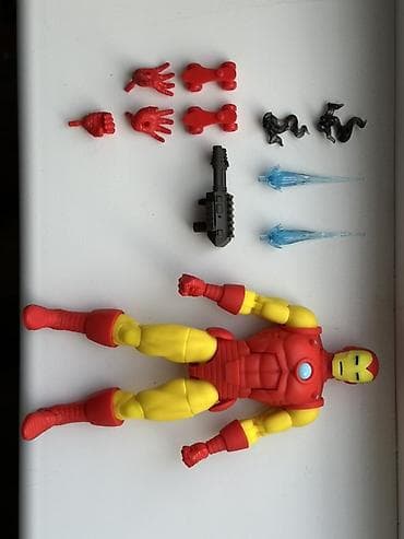 Фигурка Marvel Legends — Secret Wars Iron Man. Состояние отличное, все — 1