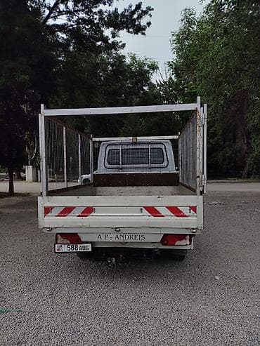 таета рав 4: Грузовик, Mercedes-Benz, Дубль, 3 т, Б/у — 3
