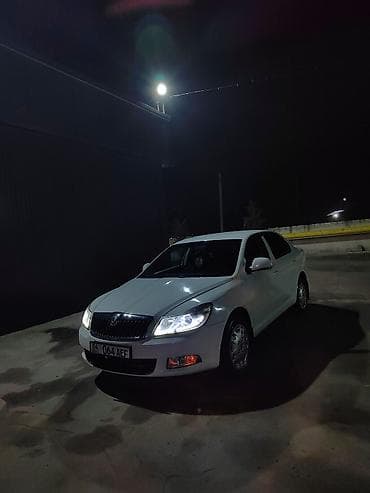 Skoda Octavia: 2012 г., 1.6 л, Ручные, Бензин, Седан