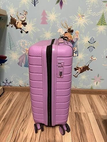 samsung 65: Чемодан, Новый, Материал: Пластик, Маленький (до 40 л) — 4