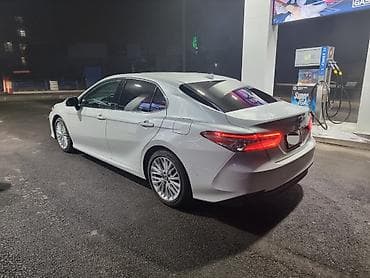 prius v: Toyota Camry: 2019 г., 2.5 л, Автомат, Бензин, Седан — 4