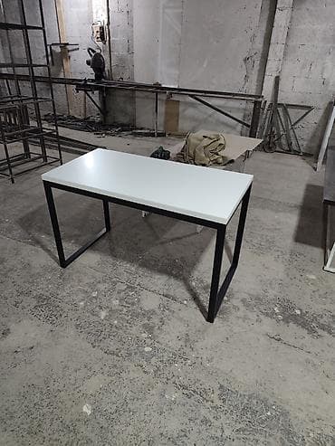 компьютеный стол: Минималистичный стол в стиле лофт - Столешница: гладкая, белая — 1