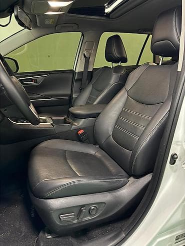Продажа авто: Toyota RAV4: 2023 г., 2.5 л, Гибрид, Кроссовер — 9