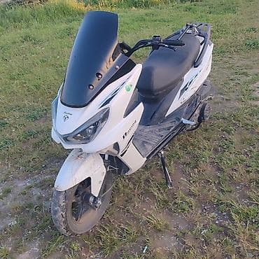 super soco ts: Тип скутера 50 куб. см, Бензин — 1