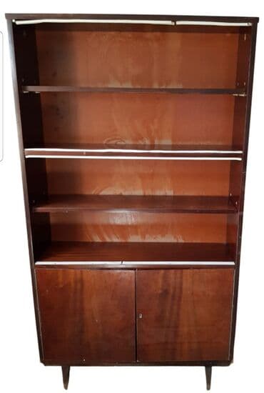 требуется мебельный цех: Книжный шкаф, Б/у, Дерево — 1