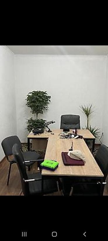 Кыймылсыз мүлк: Вефа тц Сдается офис Площадь: 30м2 С мебелью Первая линия Первый этаж — 4