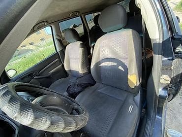 smart open: Ford Focus: 2001 г., 1.8 л, Механика, Бензин, Хэтчбэк — 6