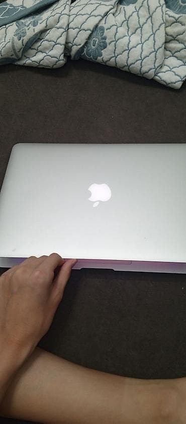 Ноутбуктар жана аксессуарлар: Apple MacBook Air 13" (Early 2015) - Экран 13.3", матрица IPS — 4