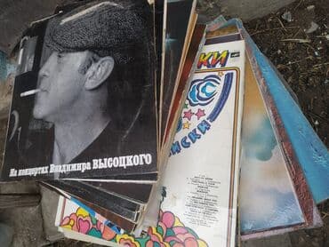 маленькая калонка: Продается с пластинами. 1000 — 3