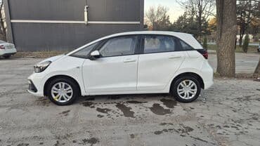 цены на электромобили в бишкеке: Honda Fit: 2021 г., 1.5 л, Вариатор, Бензиновая, Хэтчбэк — 3