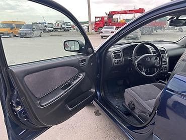 Toyota Avensis: 2002 г., 2 л, Автомат, Бензин, Универсал — 9