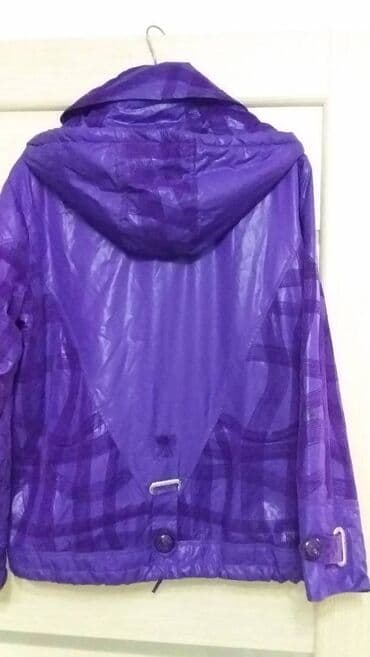 спортивное оборудование: Куртка лёгкая, ветровка. Цвет фиолетовый, размер 50-52. Цена 250 сом — 3