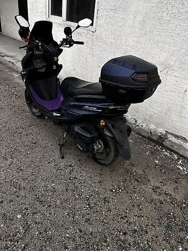 surf 185: Макси-скутер 150 куб. см, Бензин — 2