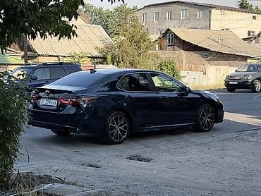 Транспорт: Toyota Camry: 2020 г., 2.5 л, Автомат, Бензин, Седан — 2