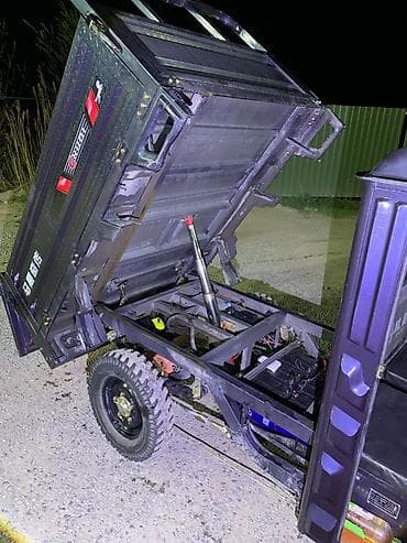 красный страитель: Легкий грузовик — 9