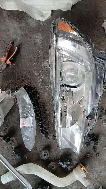 Запчасти на SUBARU OUTBACK 2018: Фара, резинка радиатора, насос