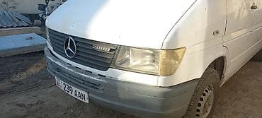 планшет ipad: Грузовой фургон Mercedes-Benz Sprinter (длинная база, высокий потолок) — 10