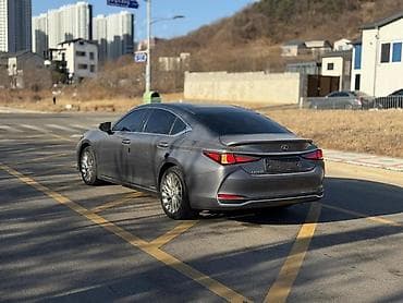 Lexus: Lexus ES: 2019 г., Бензин — 5