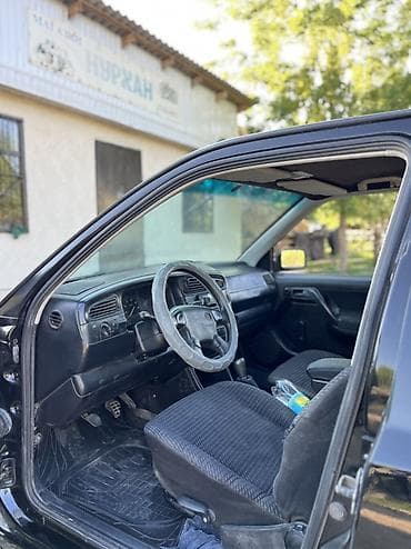 Унаа: Volkswagen Vento: 1993 г., 1.8 л, Кол менен иштөөчү, Бензин, Седан — 10
