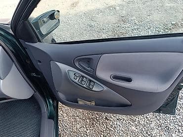 prius plus: Toyota Platz: 1999 г., 0.1 л, Автомат, Бензин, Седан — 9