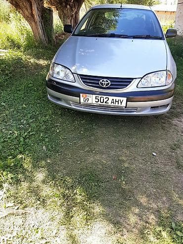 Toyota Avensis: 2003 г., 1.8 л, Механика, Бензин, Лифтбек
