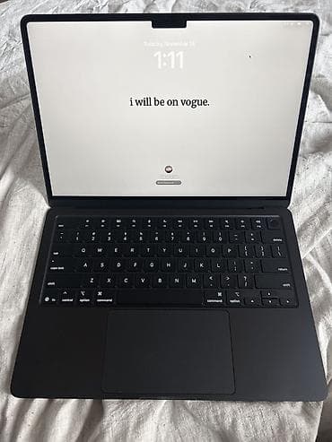 MacBook Air 13" (чёрный/Space Black), поколение с тонкими рамками и