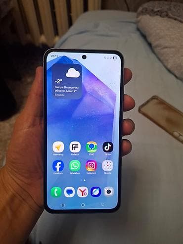 samsung whatch: Samsung Galaxy A55, Б/у, 256 ГБ, цвет - Черный — 5