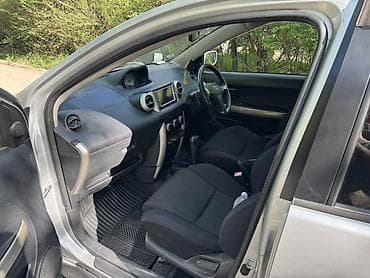 rf 2: Toyota Ist: 2005 г., Автомат, Бензин, Хэтчбэк — 3