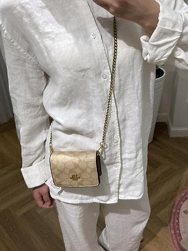 барсетка coach: Мини-сумка/кошелёк COACH с цепочкой - Компактная кроссбоди-модель с — 3
