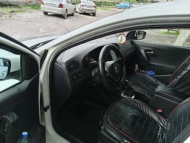 crv 2: Volkswagen Polo: 2017 г., 1.6 л, Автомат, Бензин, Седан — 2