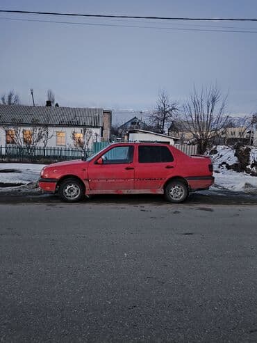 Volkswagen Vento: 1992 г., 1.8 л, Механика, Бензин, Седан