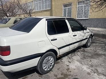 ann chery: Volkswagen Vento: 1993 г., Механика, Седан — 3