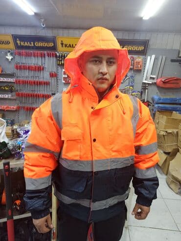 срочно продаю в связи с переездом: Куртка светоотражайкаКачество отличное,привозное,все размеры имеются — 3