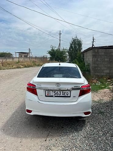 prius plus: Toyota Yaris: 2014 г., 1.5 л, Автомат, Бензин, Седан — 2