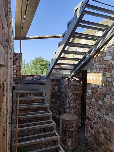 модульные лестницы в бишкеке: Металлический каркас для лестницы, предназначенный для установки — 10