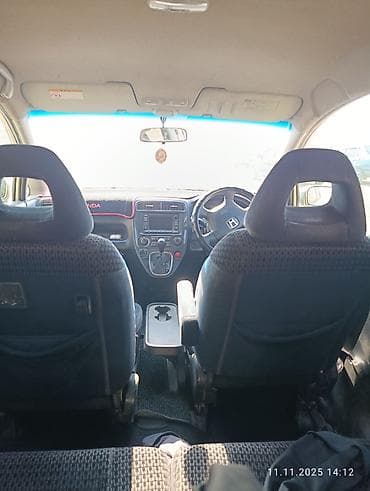 ролер: Honda Stream: 2003 г., Автомат, Бензин, Минивэн — 8