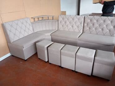 куххонный уголок: Кухонный Уголок 2.5х1.5 
Стол 190х90 
5 пуфик — 2