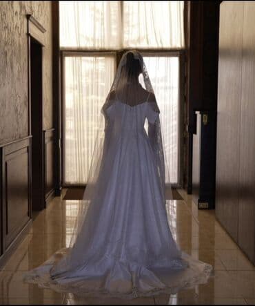 свадебные платья оптом бишкек: Свадебное платье, S, Без кольца, Дизайнерское, С корсетом, Атлас, А-силуэт, Италия, Жемчуг, Кружево, Цветочные элементы, Новый — 2