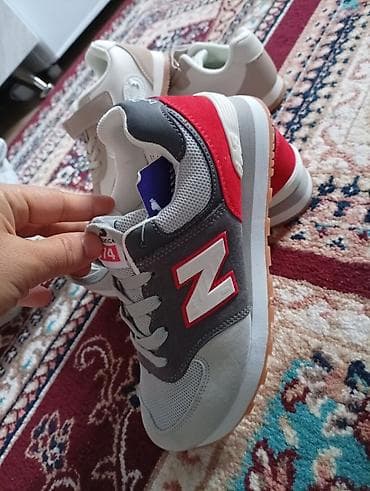 зальники бутсы: Детские кроссовки, две пары. 1) Бежево‑кремовые: - Легкие и гибкие - — 3