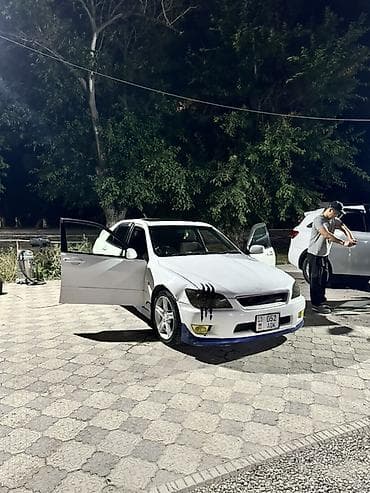 Toyota Altezza: 1999 г., 2 л, Автомат, Бензин — 3