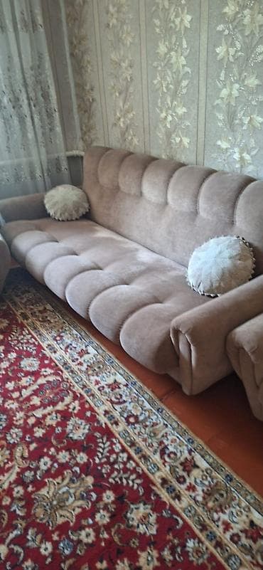 small table: Прямой диван — 1