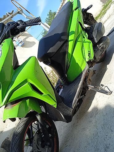 gsx 200: Скутер спортивного стиля, яркий зелёный пластик, колесные диски с — 4