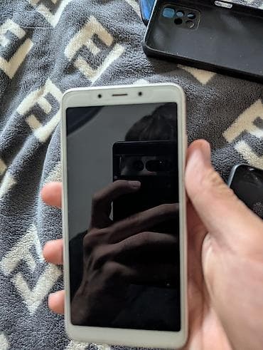 Redmi, Redmi 6A, Б/у, цвет - Золотой — 4