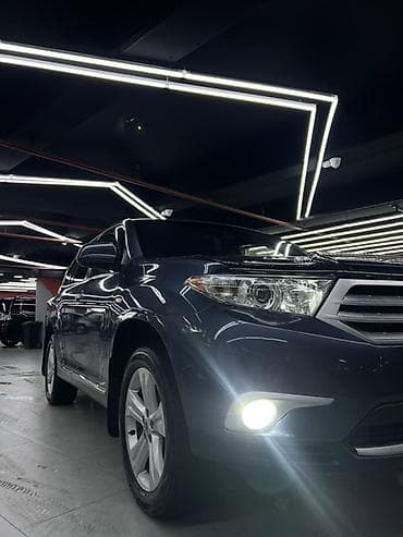бампе: Toyota Highlander: 2011 г., 3.5 л, Автомат, Бензин, Кроссовер — 3