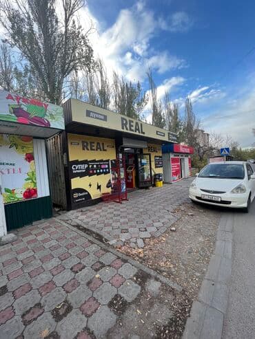 Гаражи: Продаю продуктовый магазин в 10 мкр 
33 кВ м — 2