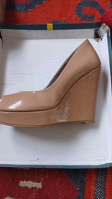 Платья: Отдам даром. Куртки, размеры- 44, 46, обувь, 37, 38. Детские вещи — 7